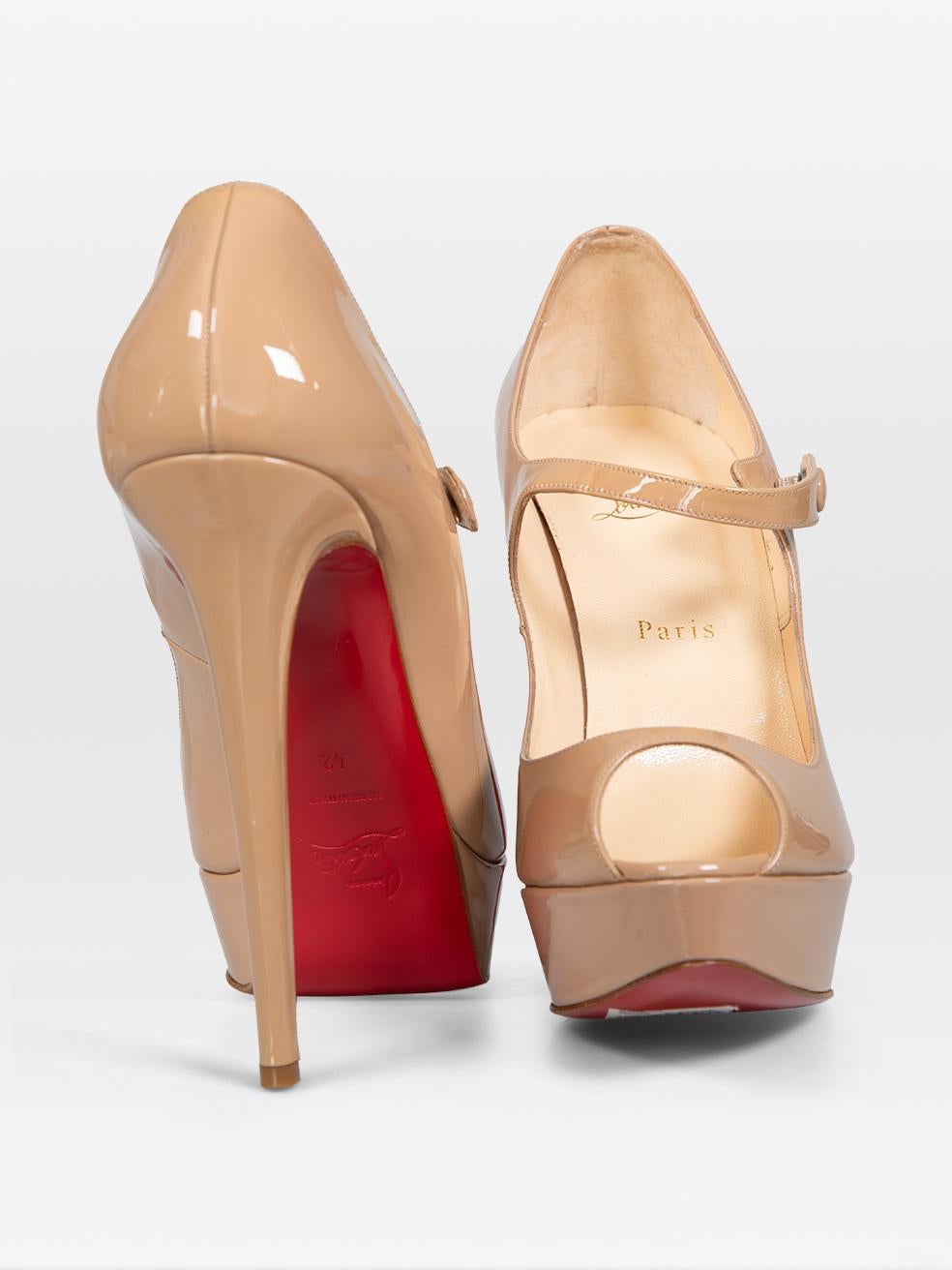 Christian Louboutin Beige Patent Peep Toe Bana Heels Size IT 42 In Good Condition In London, GB