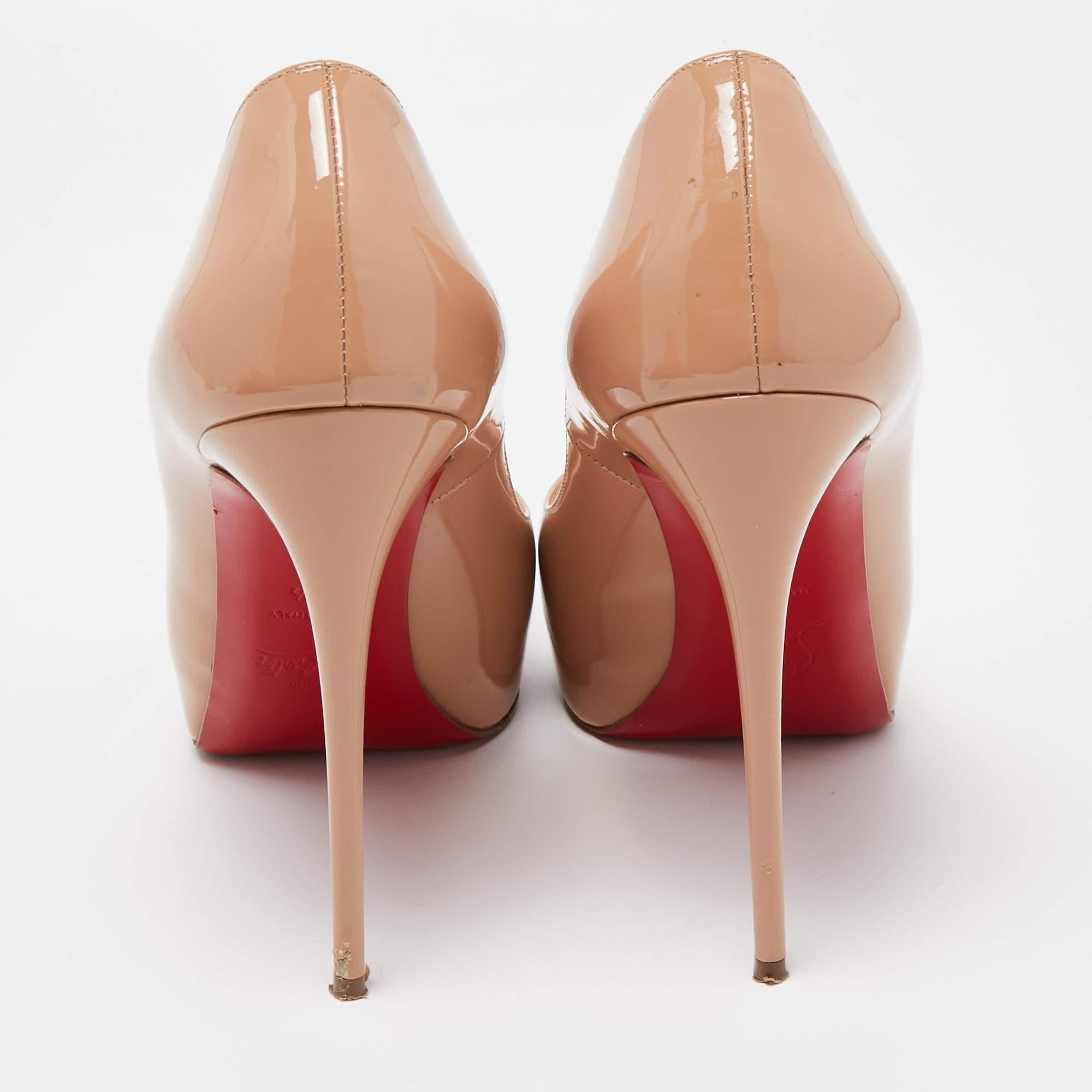 Christian Louboutin Beige Patent Very Prive Peep Toe Pumps Size 39.5 For Sale 3