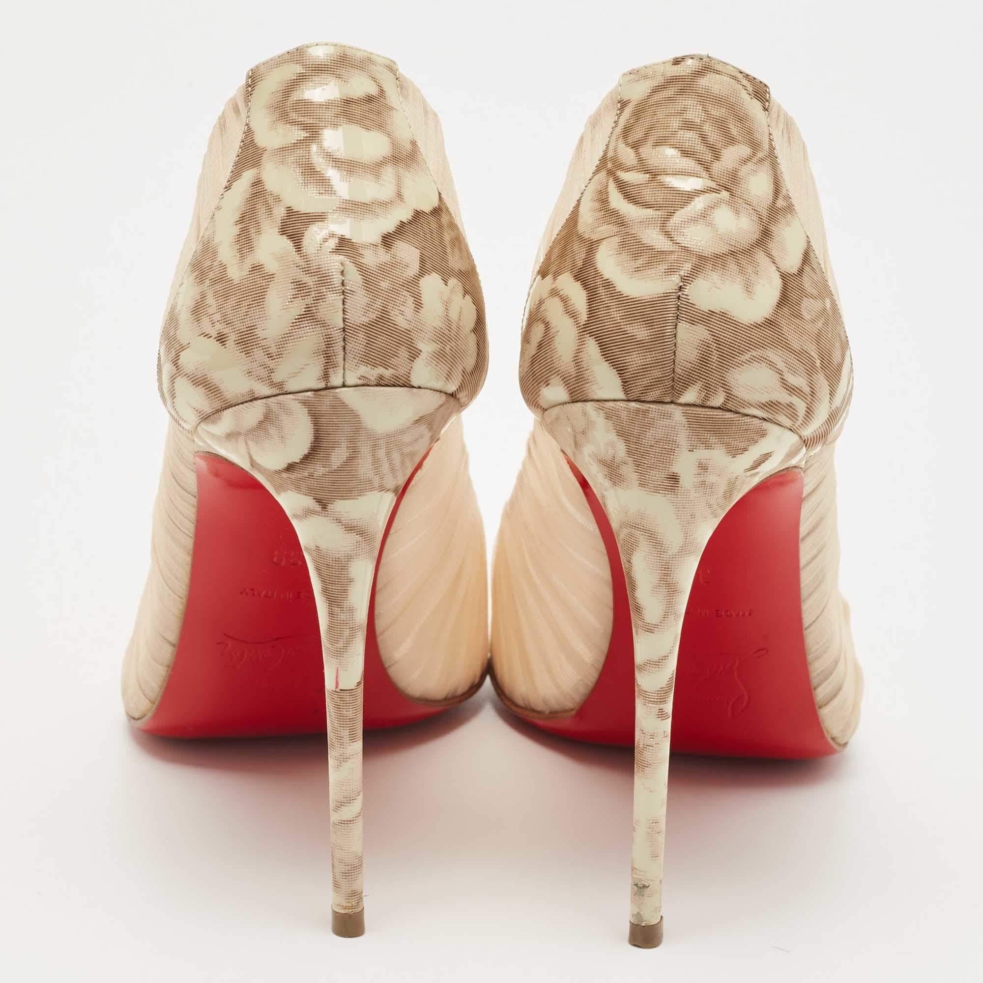 Christian Louboutin Beige Pleated Silk Crepe Pointed Toe Pumps Size 39 For Sale 1