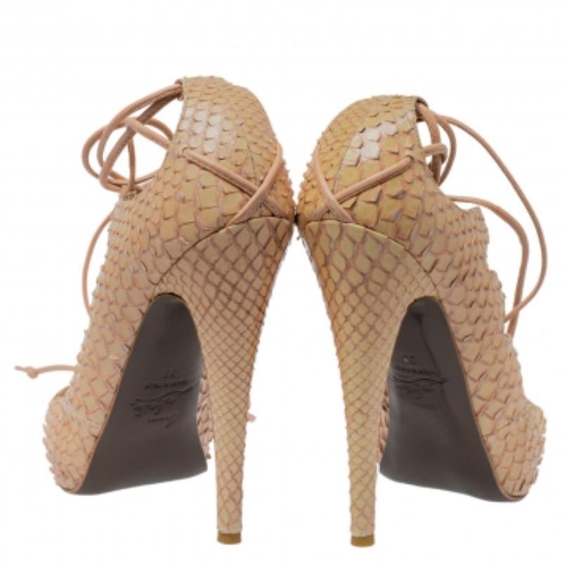Christian Louboutin Beige Python Bloody Mary Pumps Size 39 In Good Condition For Sale In Dubai, Al Qouz 2
