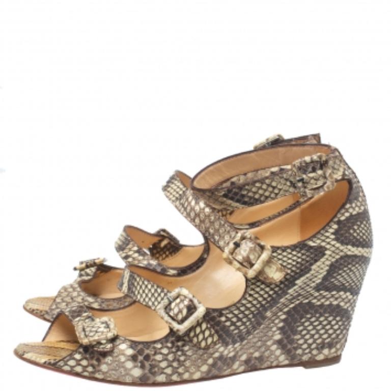 Christian Louboutin Beige Python Caged Buckle Wedge Sandals Size 38 In Fair Condition For Sale In Dubai, Al Qouz 2