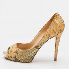 Christian Louboutin Bombas Peep Toe Very Prive de Piel de Pitón Beige Talla 37