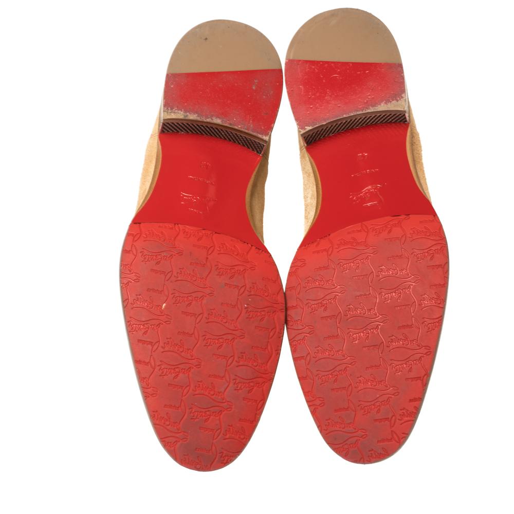 Christian Louboutin Stivali Chelsea Roadie in pelle scamosciata beige Taglia 42 In condizioni buone a Dubai, Al Qouz 2
