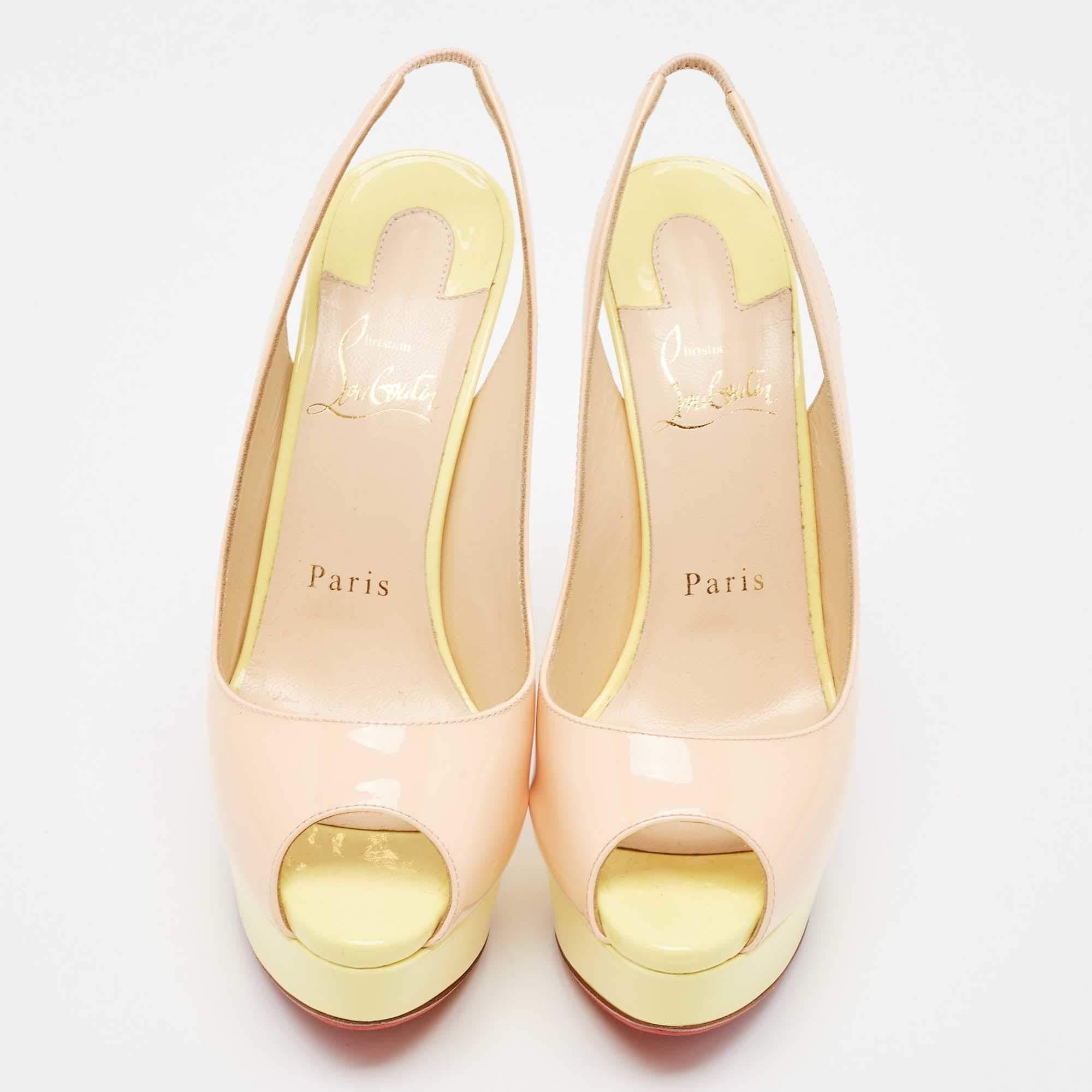 Heben Sie sich von der Masse ab mit diesem luxuriösen Paar Louboutins, das High Fashion mit Klasse ausstrahlt. Die aus Lackleder gefertigte Kreation stammt aus der Lady Peep Collection'S. Er ist in einem beige-gelben Farbton gehalten und hat eine