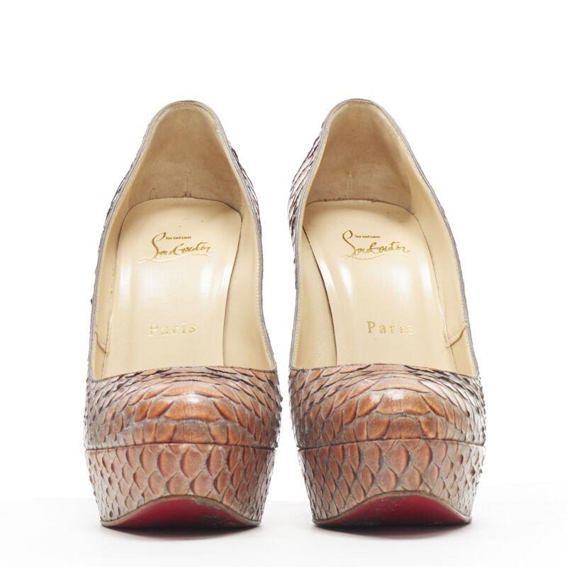 CHRISTIAN LOUBOUTIN Bianca 140 orange grau geschupptes Leder Plateau Pumps EU37.5 (Orange) im Angebot