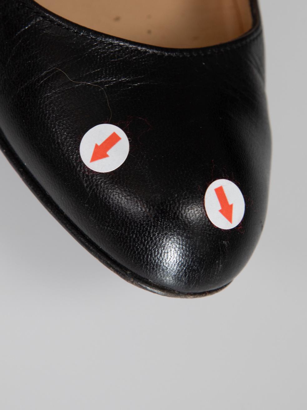 Christian Louboutin Escarpins en cuir noir en forme d'amande Taille IT 37 en vente 2
