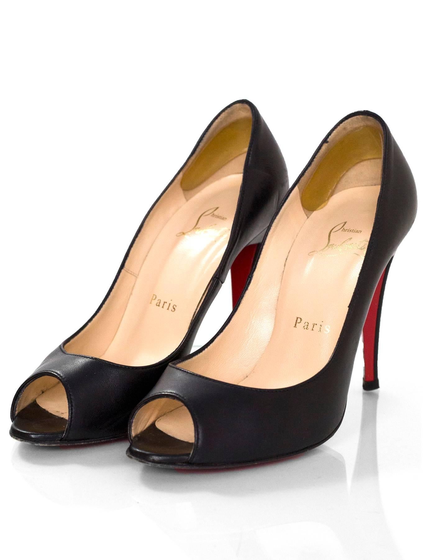 Christian Louboutin Black Altadamia 100 Peep-Toe Pumps Sz 35.5

Made In: Italy
Color: Black
Materials: Leather
Closure/Opening: Slide on
Sole Stamp: Christian Louboutin Made in Italy 35.5
Overall Condition: Excellent pre-owned condition with the