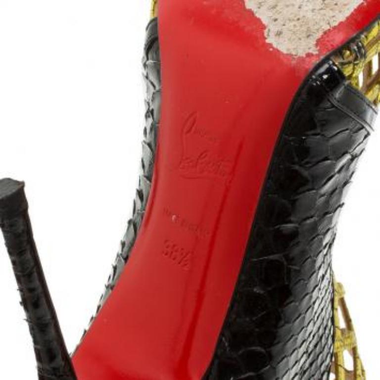 Christian Louboutin Noir et or Python Bougliona Cage Ankle Boots Taille 38.5 en vente 4