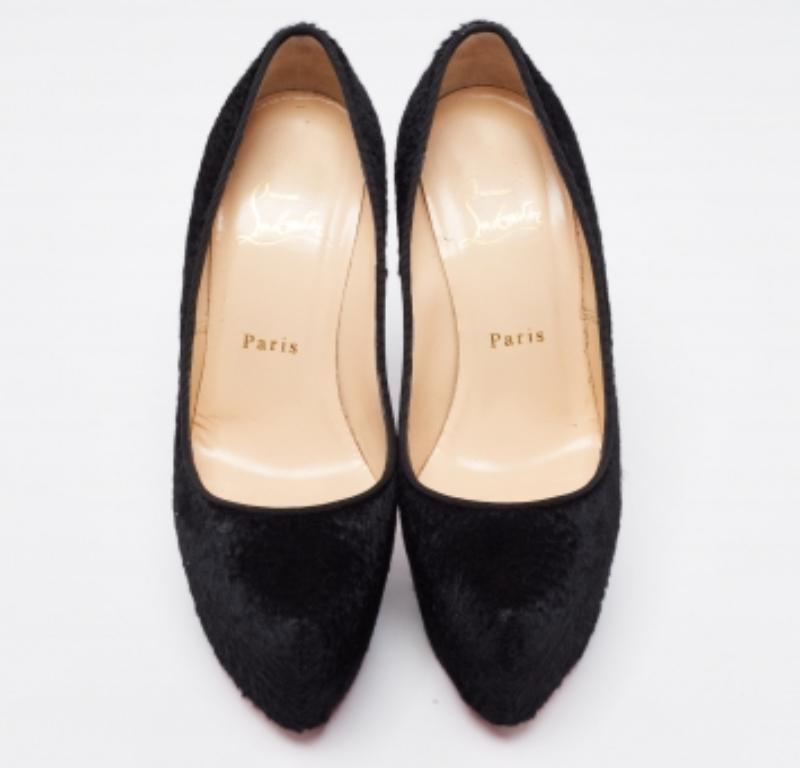 Christian Louboutin Bombas Daffodile de pelo de becerro negro Talla 37 Negro en venta