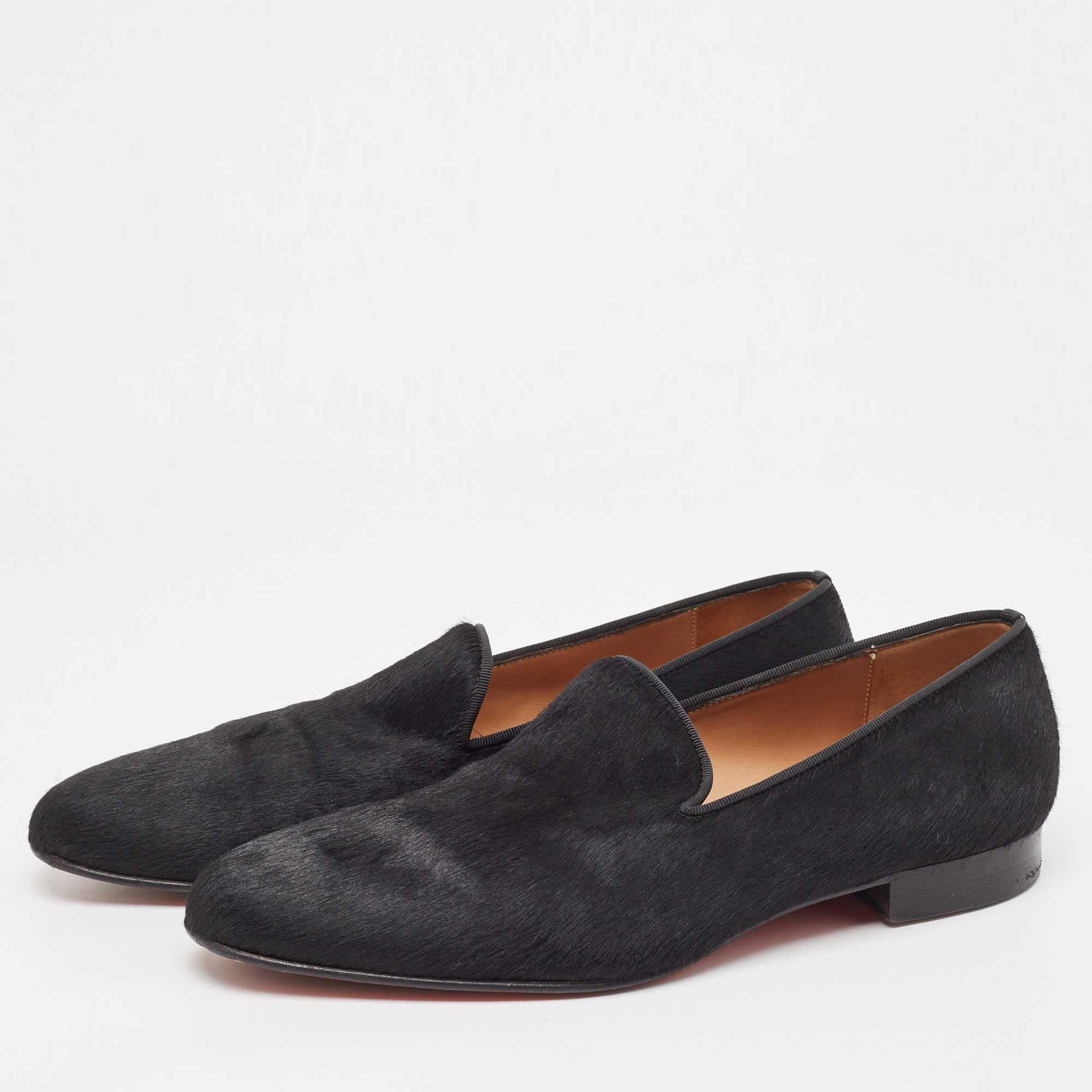 Pratici, alla moda e resistenti, questi mocassini Christian Louboutin sono costruiti con cura per essere ottimi compagni del tuo stile quotidiano. Sono realizzati con i migliori materiali per essere un acquisto prezioso.