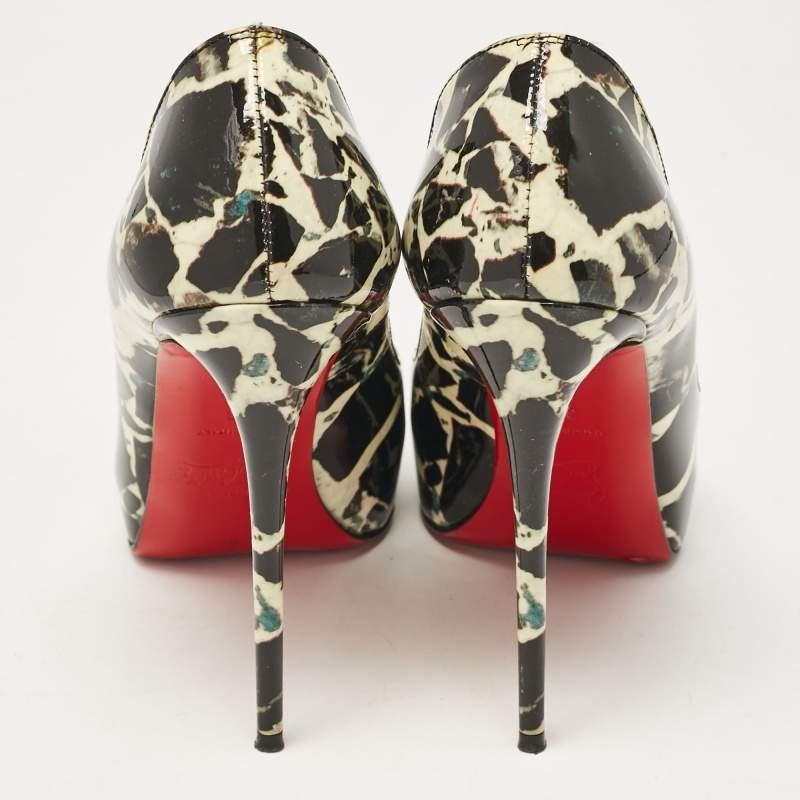 Christian Louboutin Cuir verni imprimé noir/crème Nouveaux escarpins Very Prive Taille 35 Pour femmes en vente