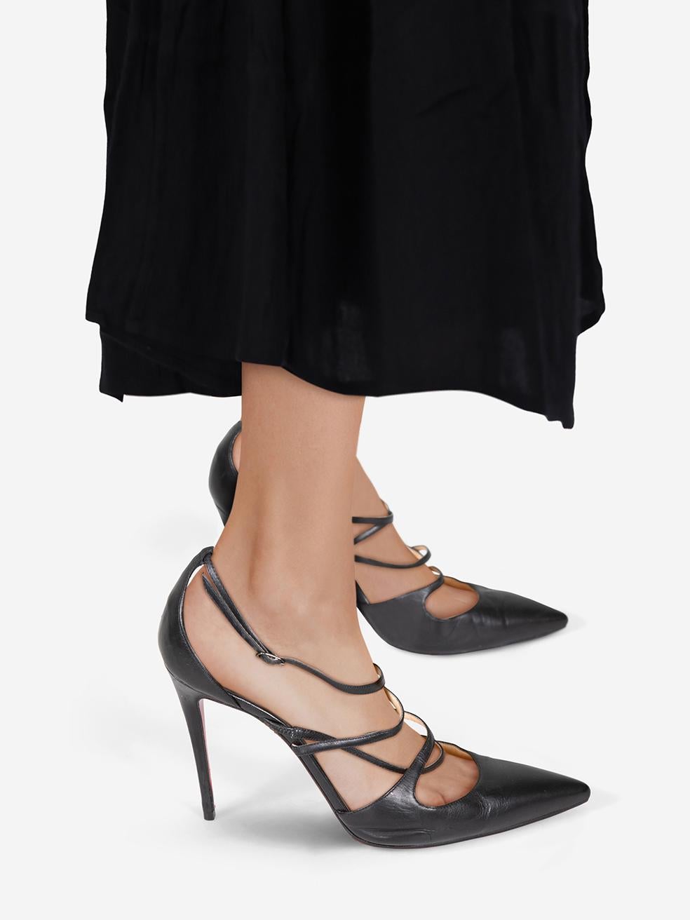 CONDITION is Very good. Minimal wear to heels is evident. Minimal wear to insoles with discolouration. Creasing and small abrasions are seen on the exterior leather throughout on this used Christian Louboutin designer resale item. Please note that