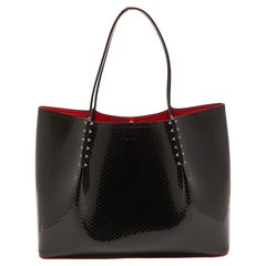 Christian Louboutin - Grand sac cabas en cuir verni gaufré noir