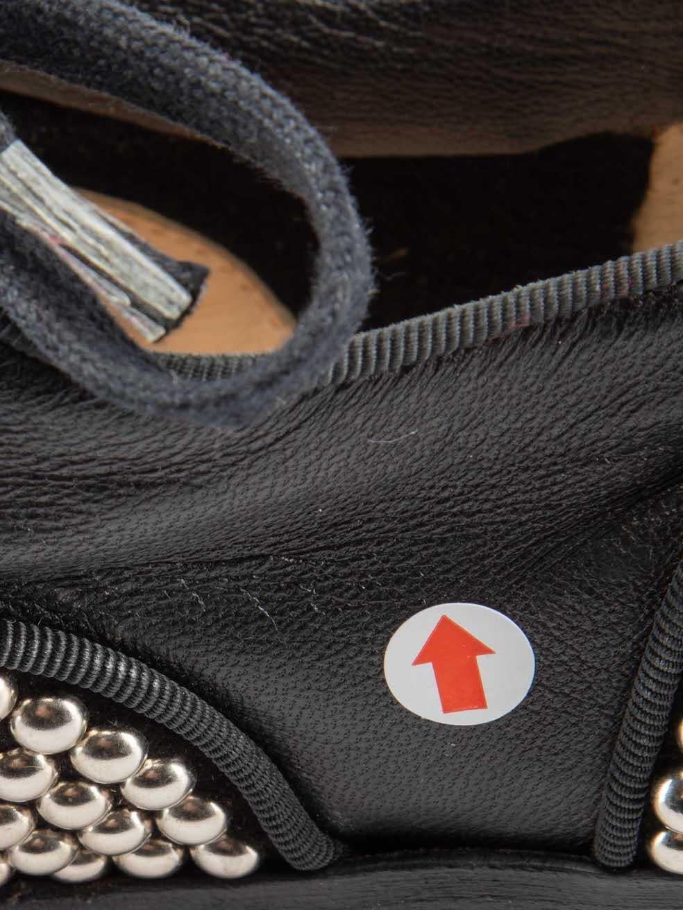 Christian Louboutin Schwarz Fred Clous Oxfords mit Nieten Größe IT 36 im Angebot 5
