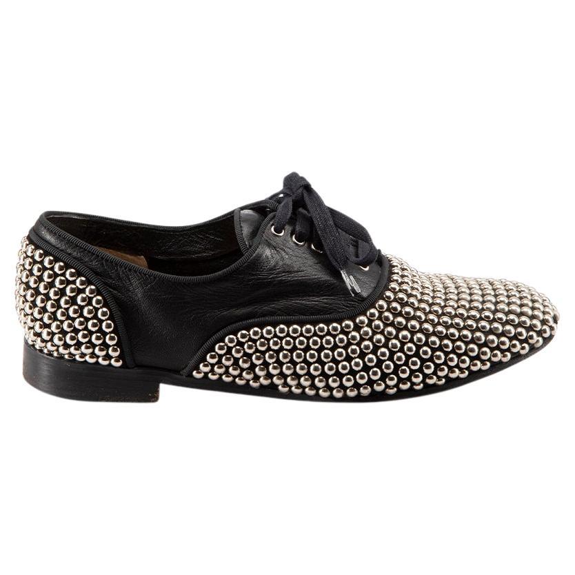 Christian Louboutin Schwarz Fred Clous Oxfords mit Nieten Größe IT 36 im Angebot