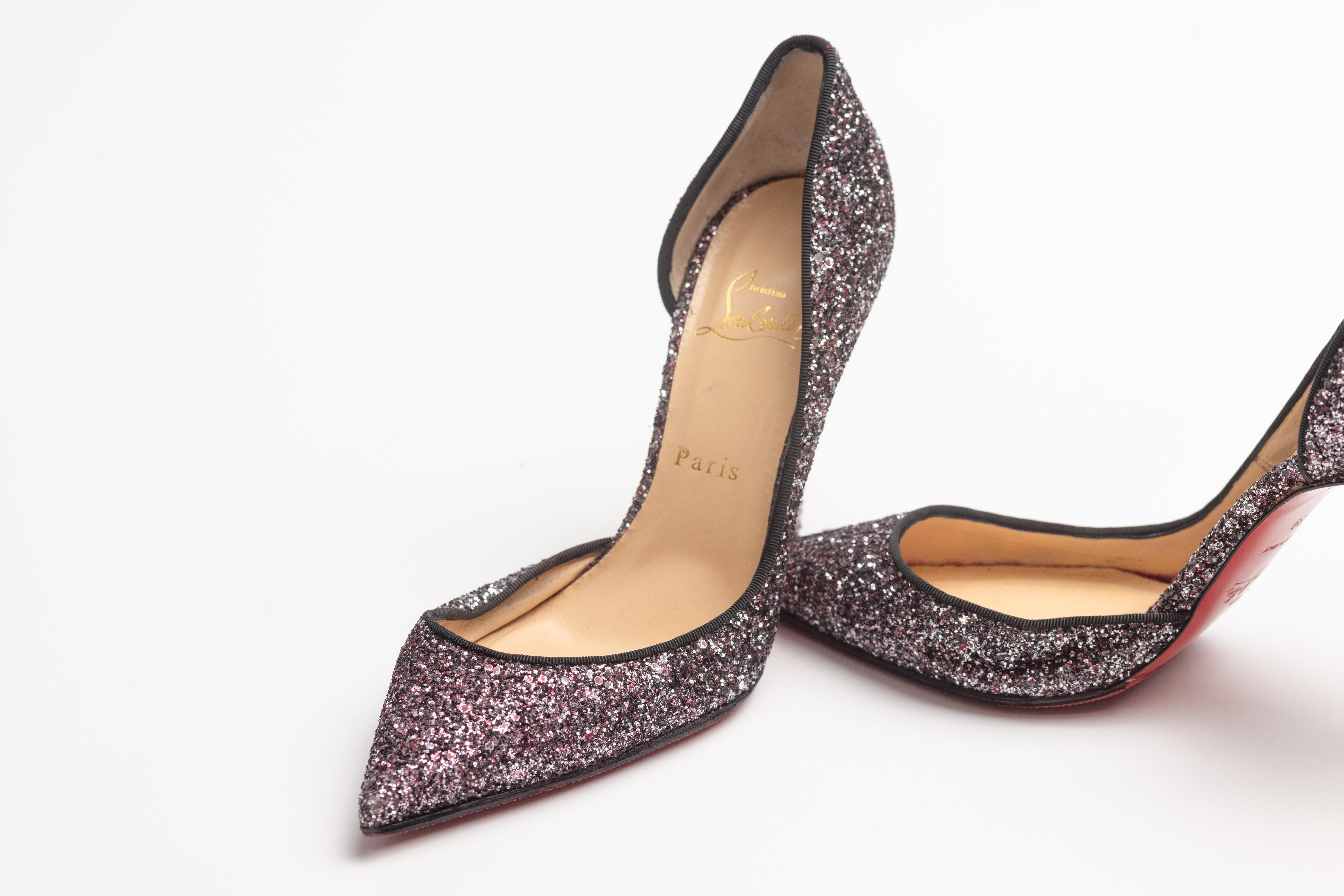 Christian Louboutin Black Glitter Iriza Heels (EU 39) In Good Condition For Sale In Montreal, Quebec