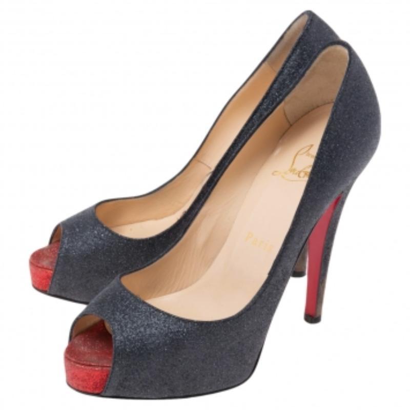 Christian Louboutin Schwarz Glitter Very Prive Pumps Größe 36 im Zustand „Gut“ im Angebot in Dubai, Al Qouz 2