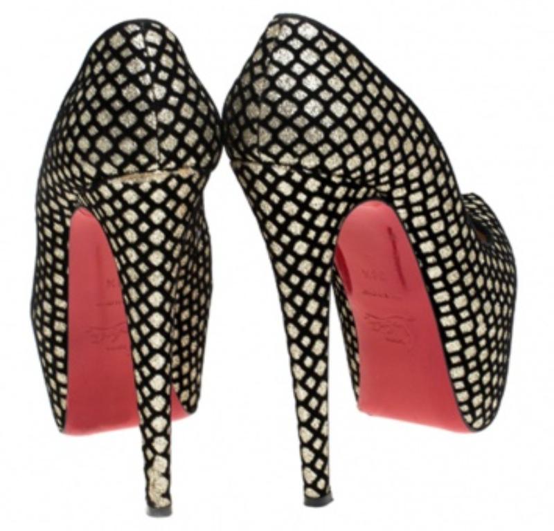 Christian Louboutin Noir/Or Floque Suede Daffodile Platform Pumps Size 38.5 en vente 2