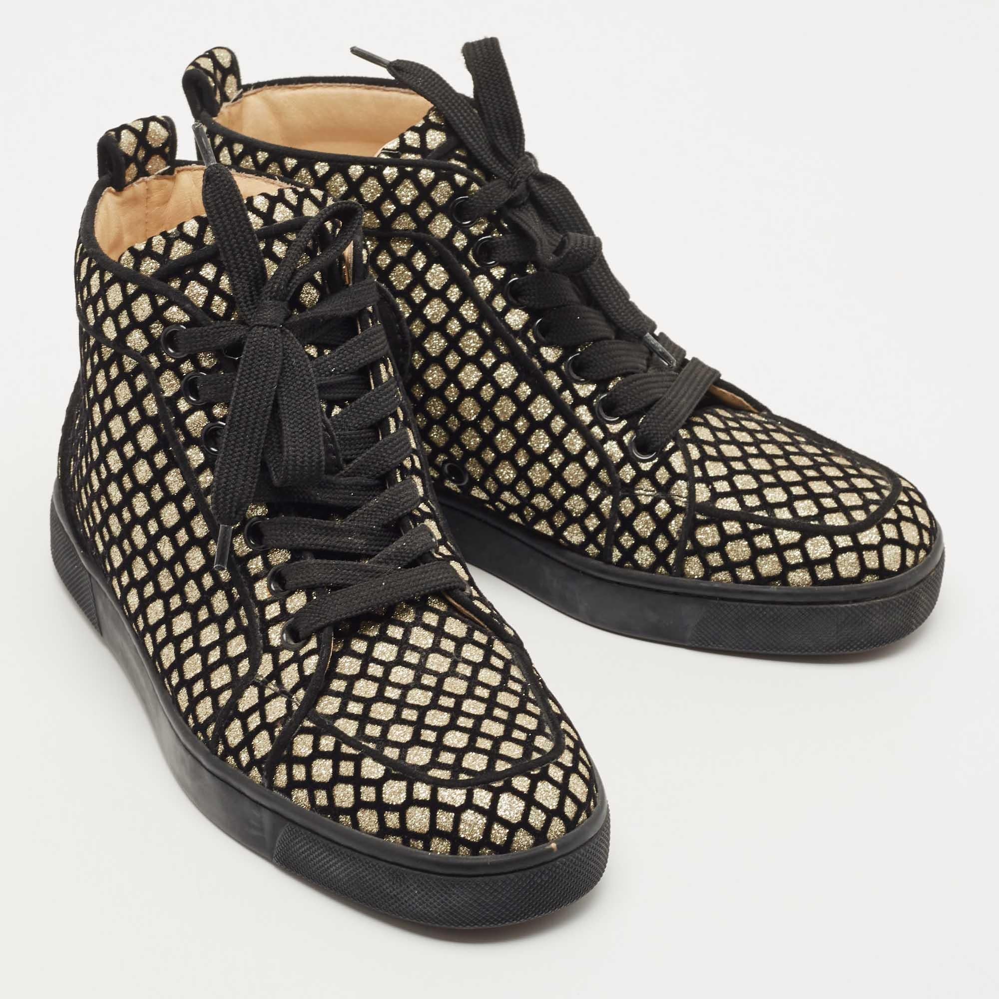 Christian Louboutin Black/Gold Mesh and Glitter Rantus Orlato Sneakers Size 35.5 In Good Condition For Sale In Dubai, Al Qouz 2