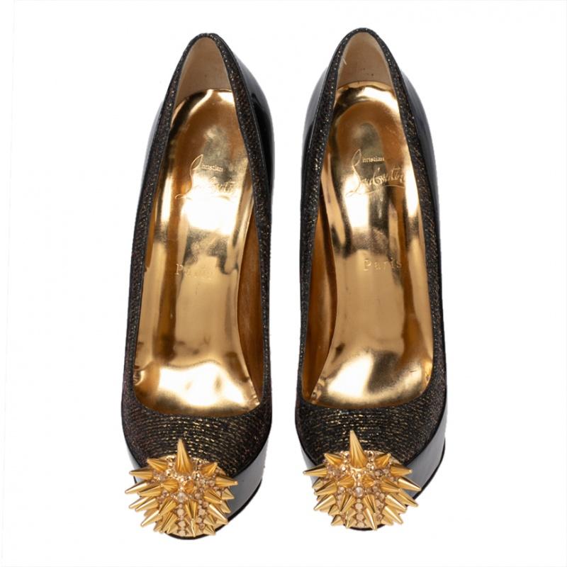 By incorporating versatile accents into their masterful creations, Christian Louboutin makes these beautiful Asteroid Spike pumps. They are meticulously styled from black-gold patent leather and lurex fabric, with gold-tone Spike embellishments
