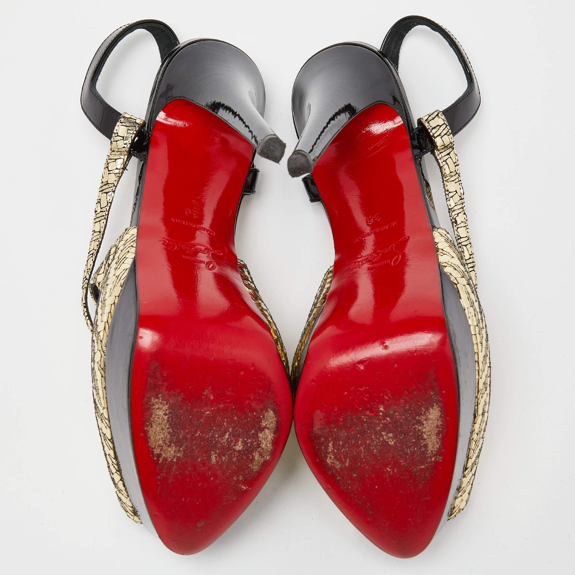 Christian Louboutin Black/Gold Patent Leather Cross Street Strappy Sandals Size (Sandales à lanières en cuir verni noir/or)  Pour femmes en vente