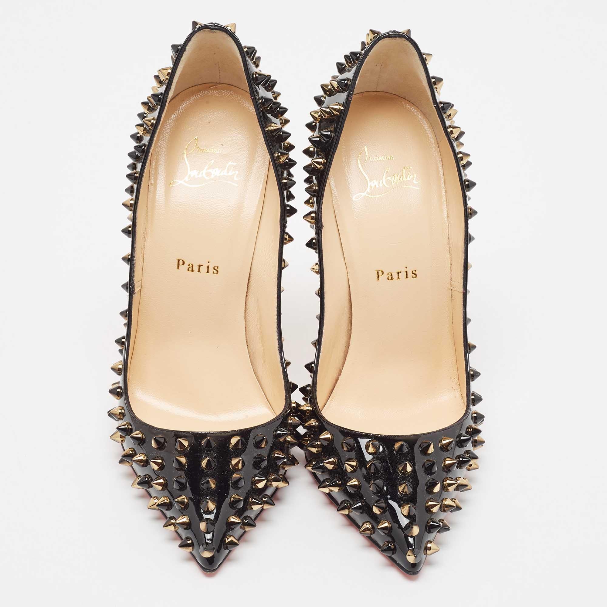 Christian Louboutin Black/Gold Patent Leather Pigalle Spikes Pumps Size 38.5 In Good Condition For Sale In Dubai, Al Qouz 2