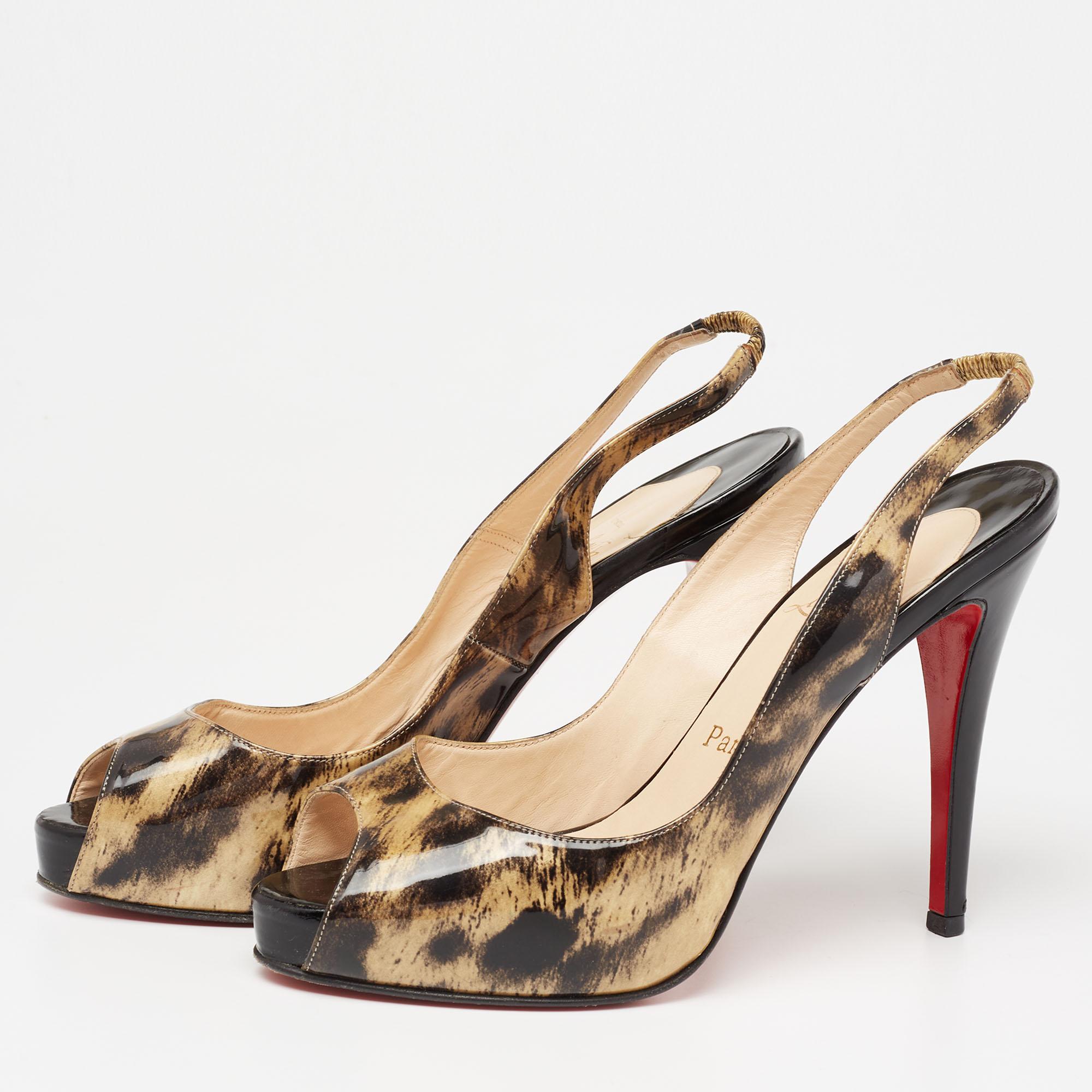 Christian Louboutin Black/Gold Printed Patent Leather Slingback Sandals Size 38 In Good Condition For Sale In Dubai, Al Qouz 2