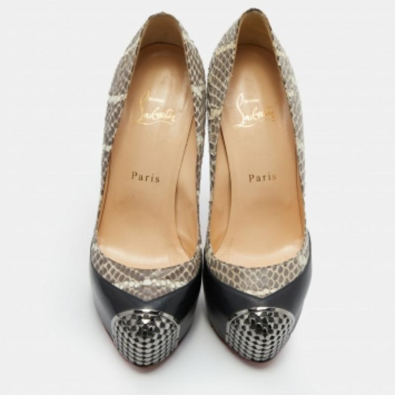 Grigio Christian Louboutin Pumps in pelle di serpente nera/grigia con piattaforma Maggie misura 37,5 in vendita