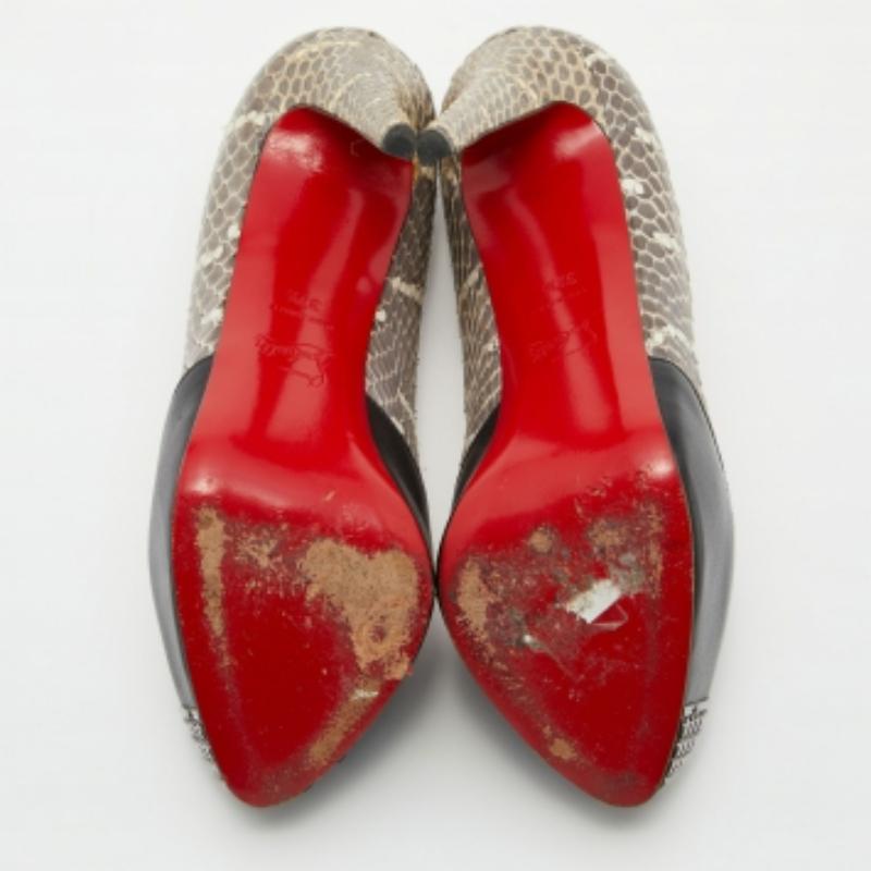 Christian Louboutin Pumps in pelle di serpente nera/grigia con piattaforma Maggie misura 37,5 in vendita 2