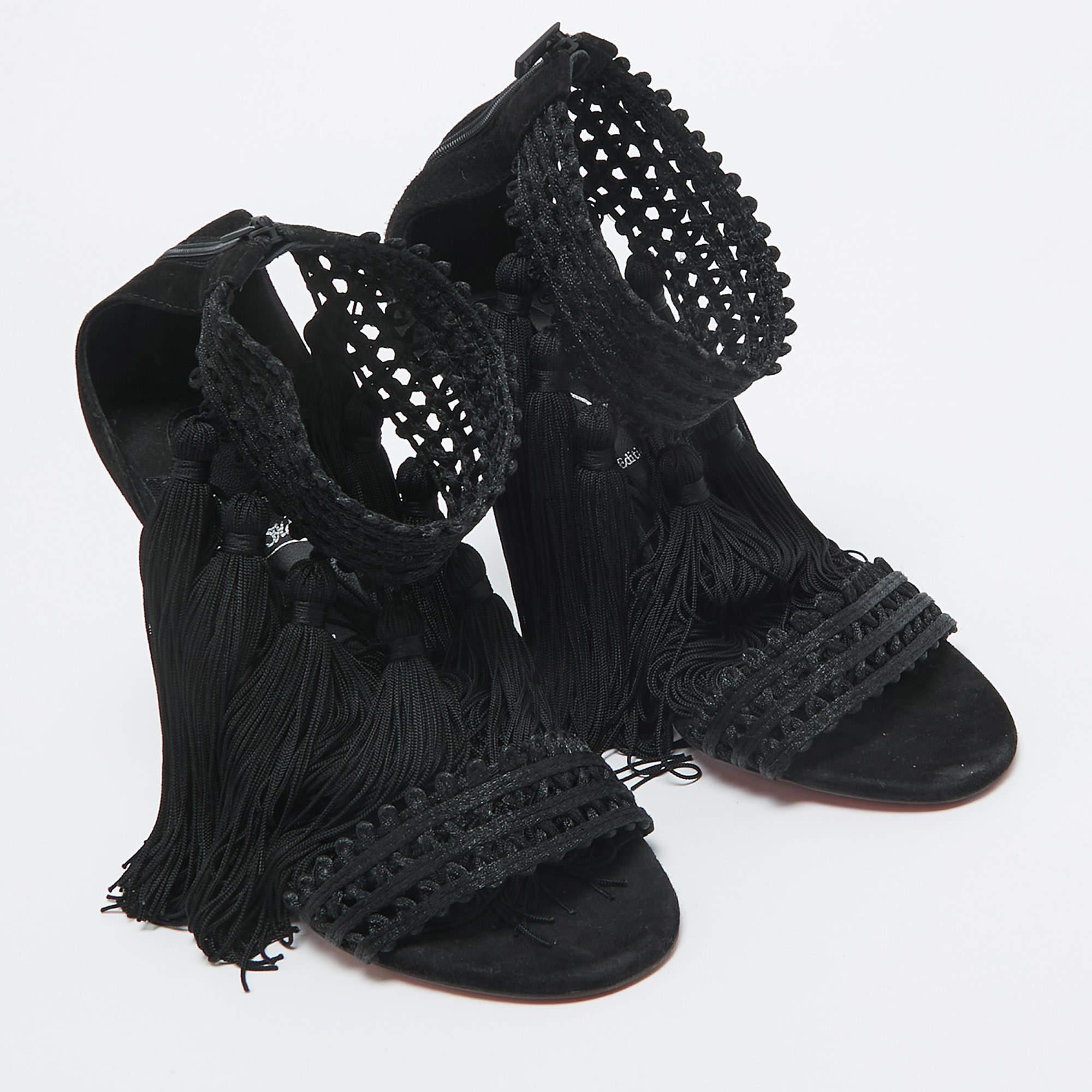 Christian Louboutin Sandales Palma Macrame noires en dentelle et daim, taille 40 Bon état - En vente à Dubai, Al Qouz 2
