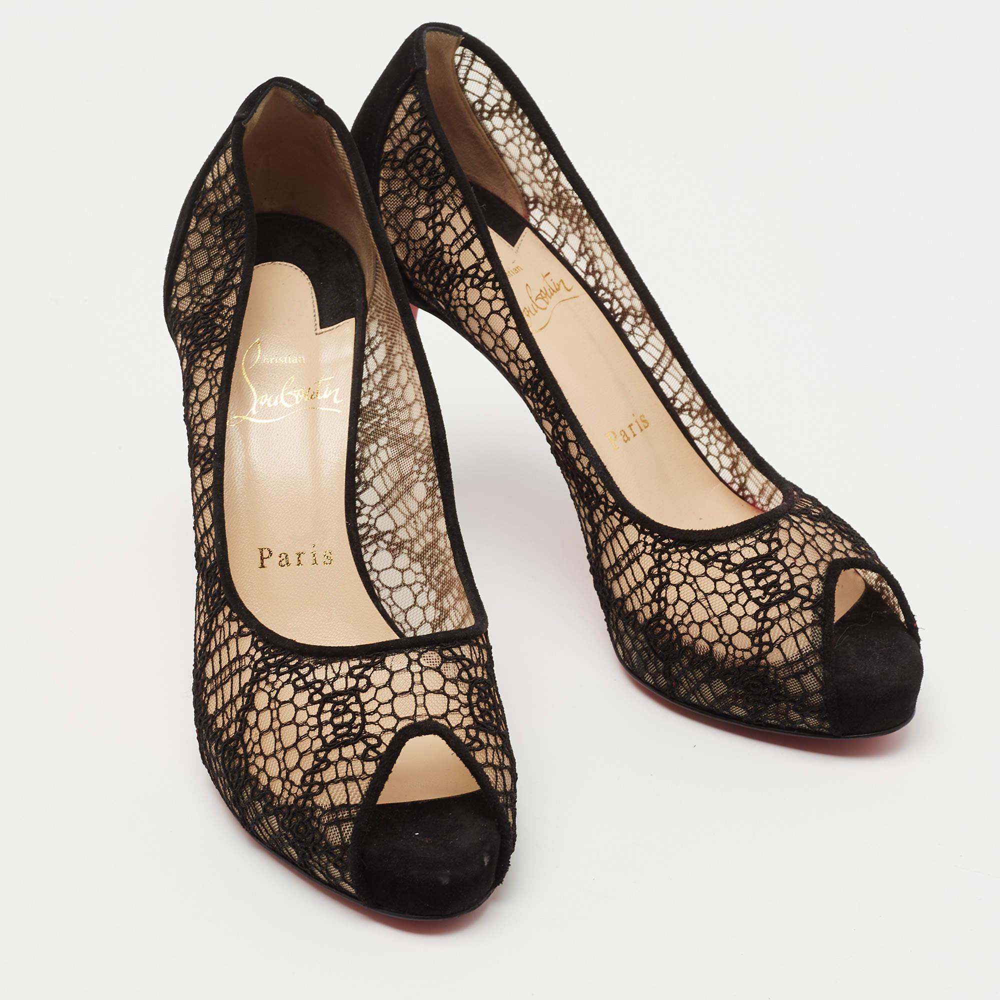 Christian Louboutin Black Lace and Suede Very Lace Peep Toe Pumps Size 36.5 In Good Condition For Sale In Dubai, Al Qouz 2