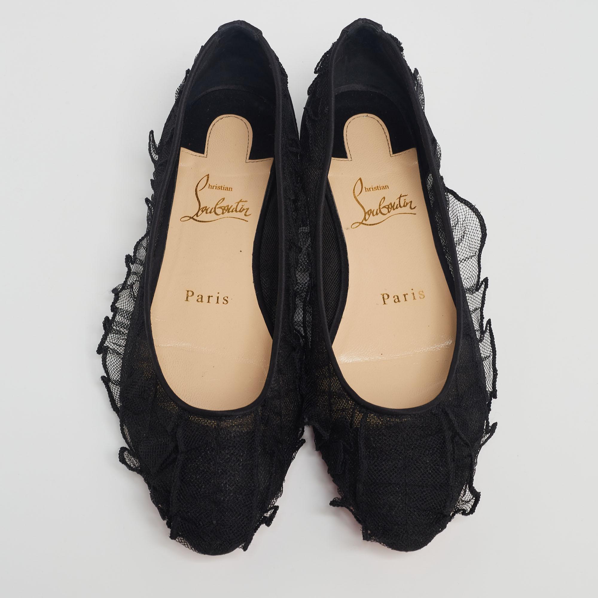 Look chic and elegant with this pair of ballet flats from the house of Christian Louboutin. Crafted from premium lace in a black shade, this pair of flats features a slip-on design, closed-toe, and frill details to impart a dainty look.

Includes: