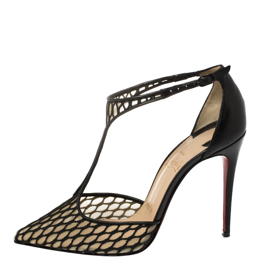 Christian Louboutin Black Lace Salonu Pointed Toe T Strap Sandals Size 36 In Fair Condition In Dubai, Al Qouz 2