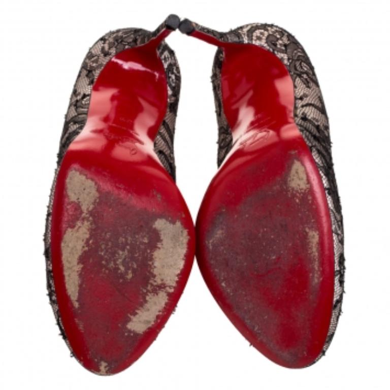 Every shoe collection is incomplete without a pair of dazzling pumps. These Christian Louboutin beauties have been created from lace as well as satin and styled with round toes, and 11 cm heels. The pumps also carry comfortable insoles and the