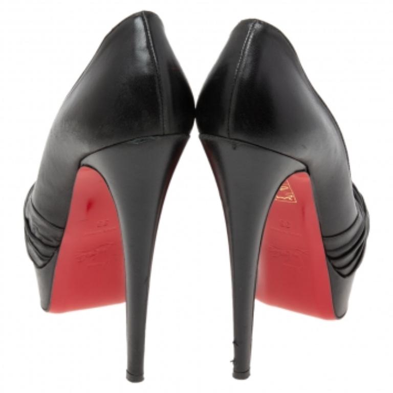 Christian Louboutin Bombas de plataforma Aborina de cuero negro Talla 35 en venta 1