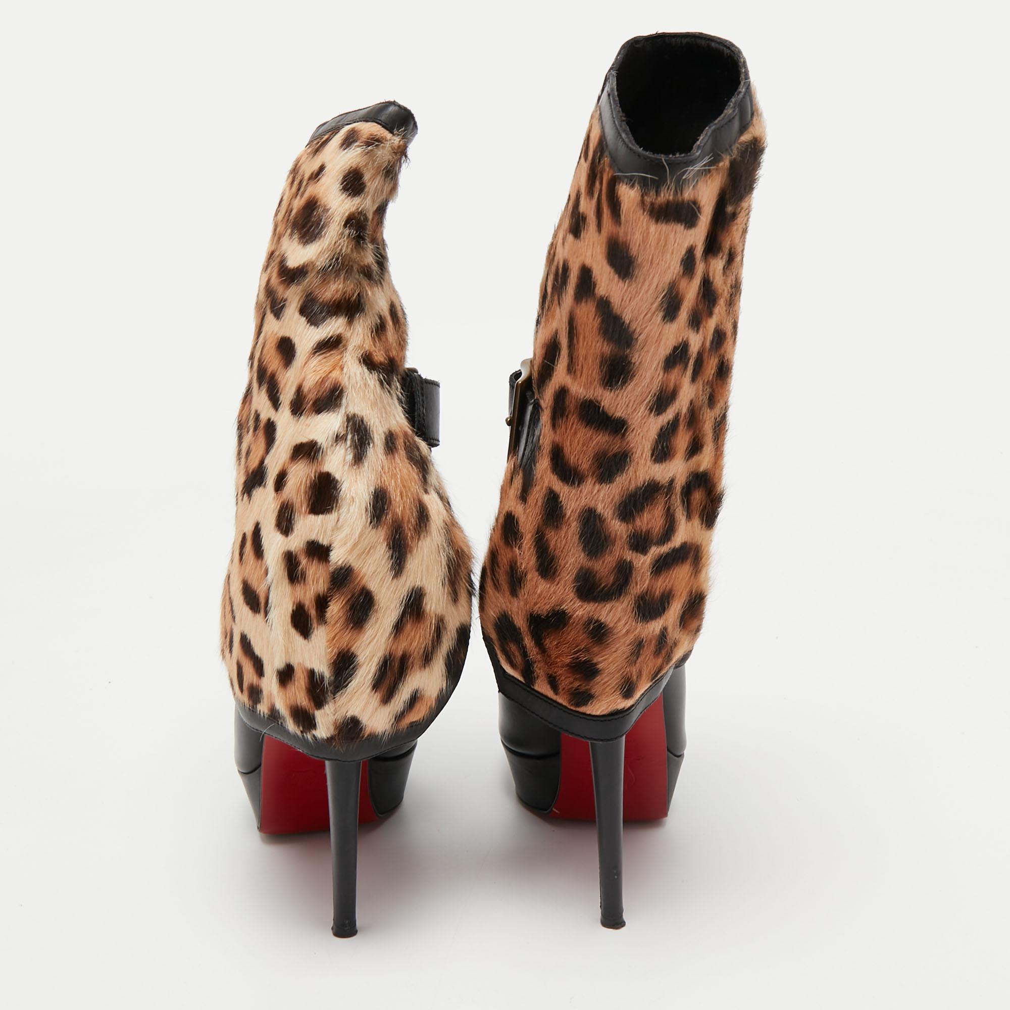 Christian Louboutin Black Leather And Calf hair Leopard Boots Size 40 In Good Condition For Sale In Dubai, Al Qouz 2