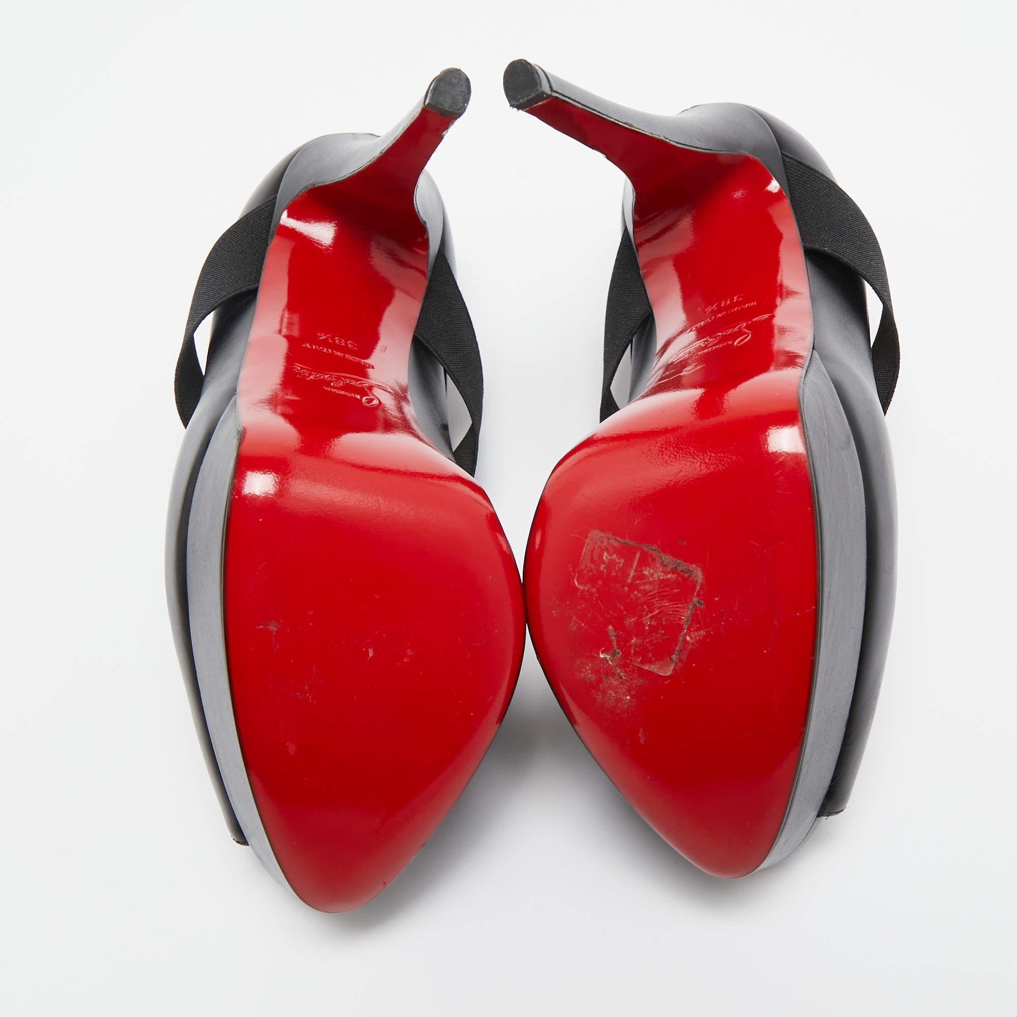 Christian Louboutin - Bracelet croisé en cuir noir et élastique  Escarpins taille 38,5 Excellent état à Dubai, Al Qouz 2