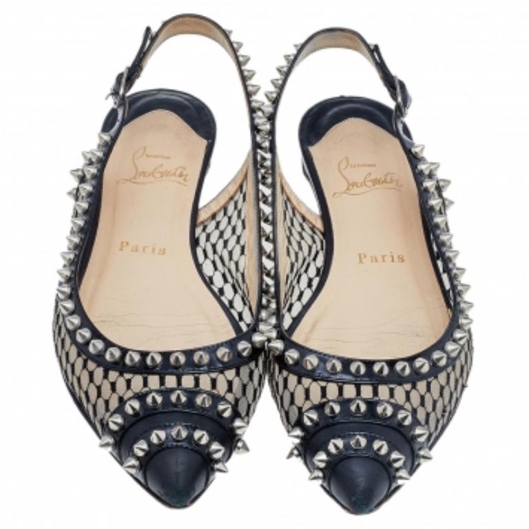 Christian Louboutin Sandales plates à picots en cuir et maille noirs Taille 37 Pour femmes en vente