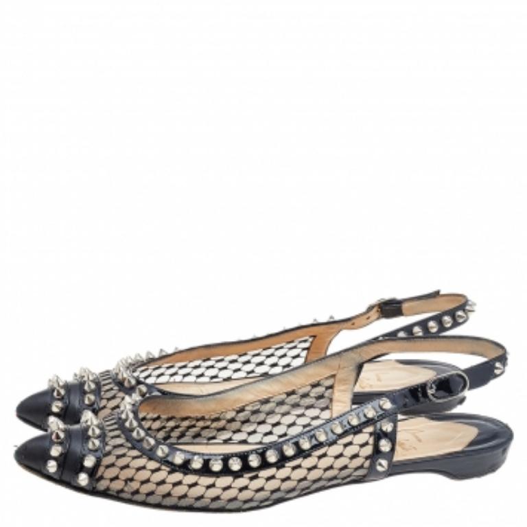 Christian Louboutin Sandales plates à picots en cuir et maille noirs Taille 37 en vente 3