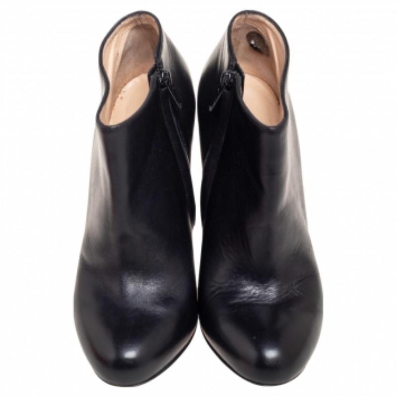 Christian Louboutin Black Leather Belle Ankle Boots Size 36.5 Bon état - En vente à Dubai, Al Qouz 2