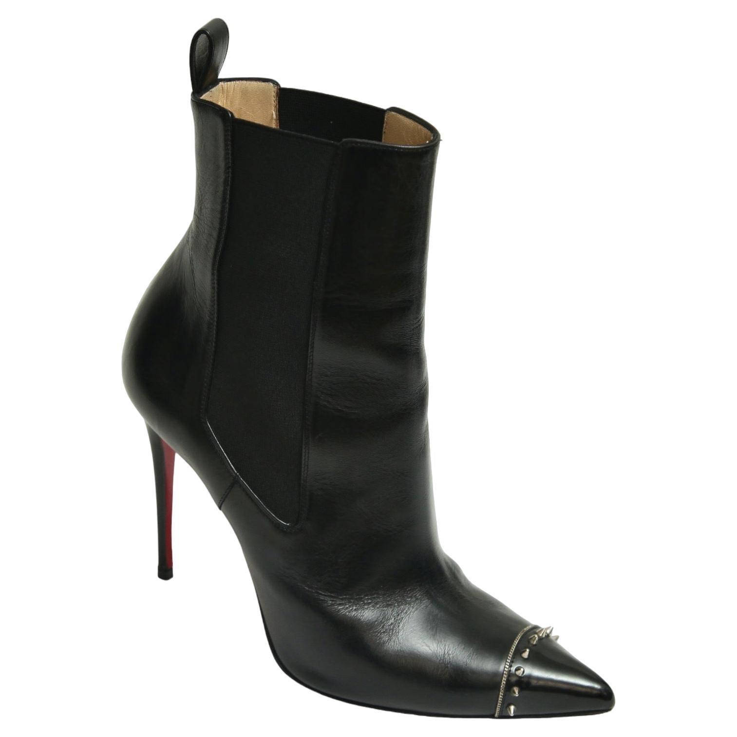 CHRISTIAN LOUBOUTIN Black Leather Bootie BANJO Ankle Boot Spiked Cap Toe 38.5 For Sale