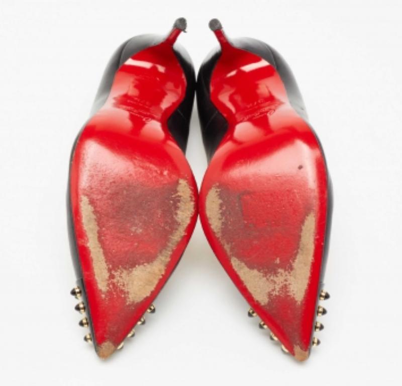 Christian Louboutin Black Leather Cabo Pumps Size 37.5 For Sale 2