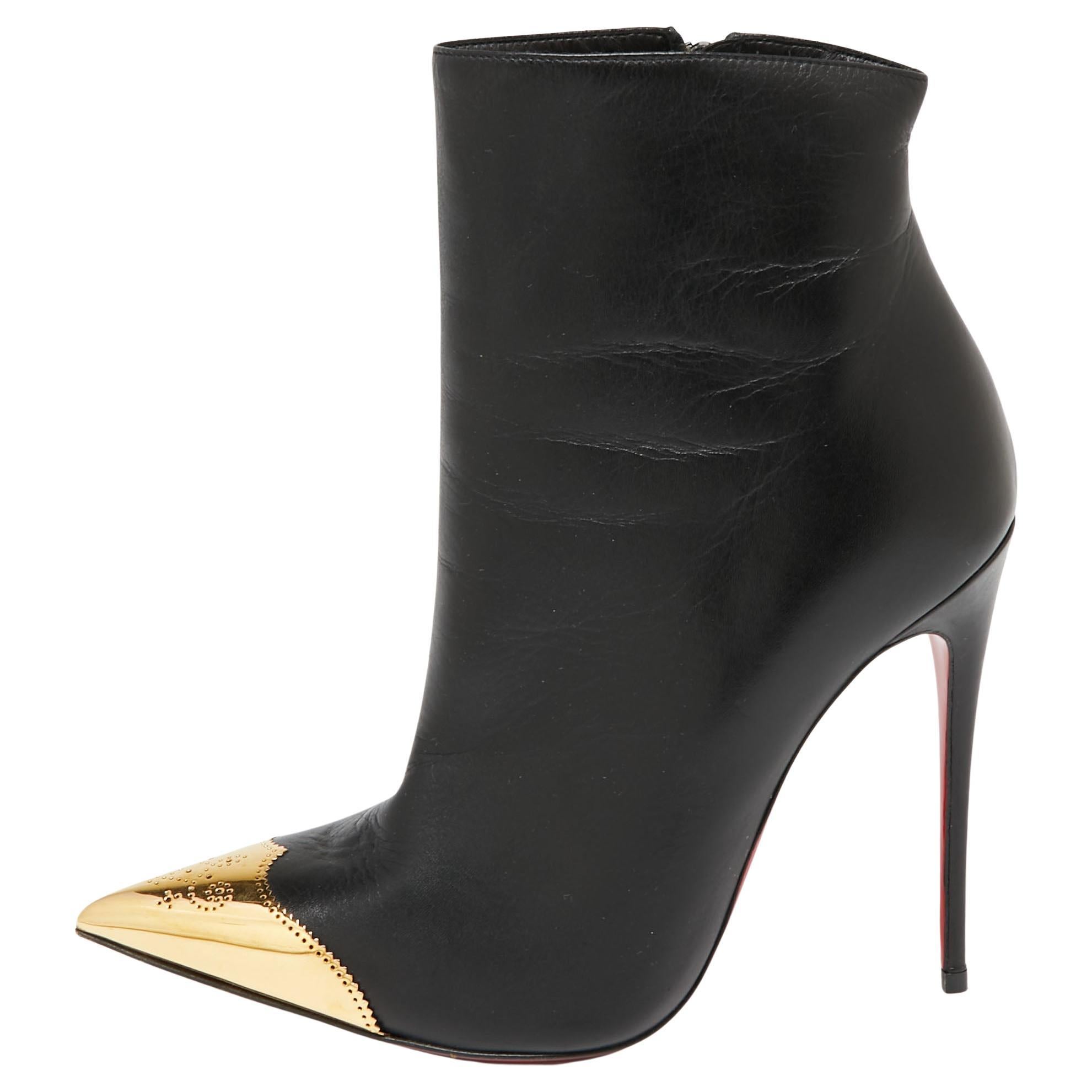 Christian Louboutin Black Leather Calamijane Pointed-Toe Ankle Booties Size 35.5 For Sale