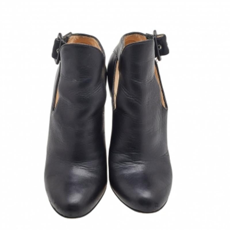 Christian Louboutin bottines en cuir noir avec découpe Taille 36.5 Pour femmes en vente
