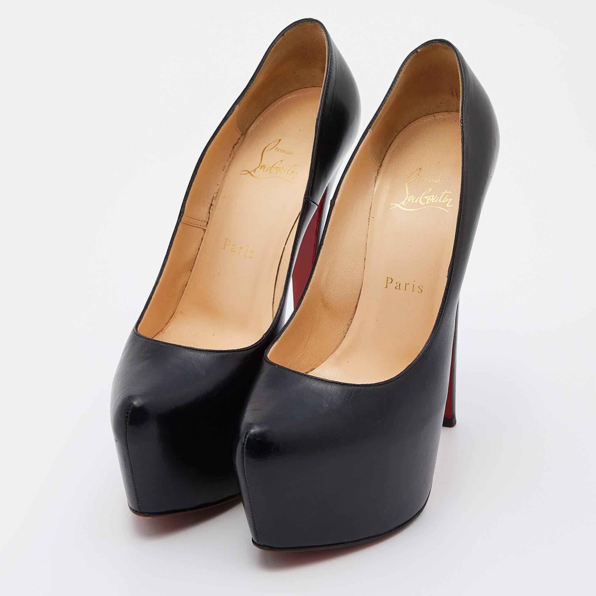 Women's Christian Louboutin Black Leather Daffodile Pumps Size 38.5 For Sale
