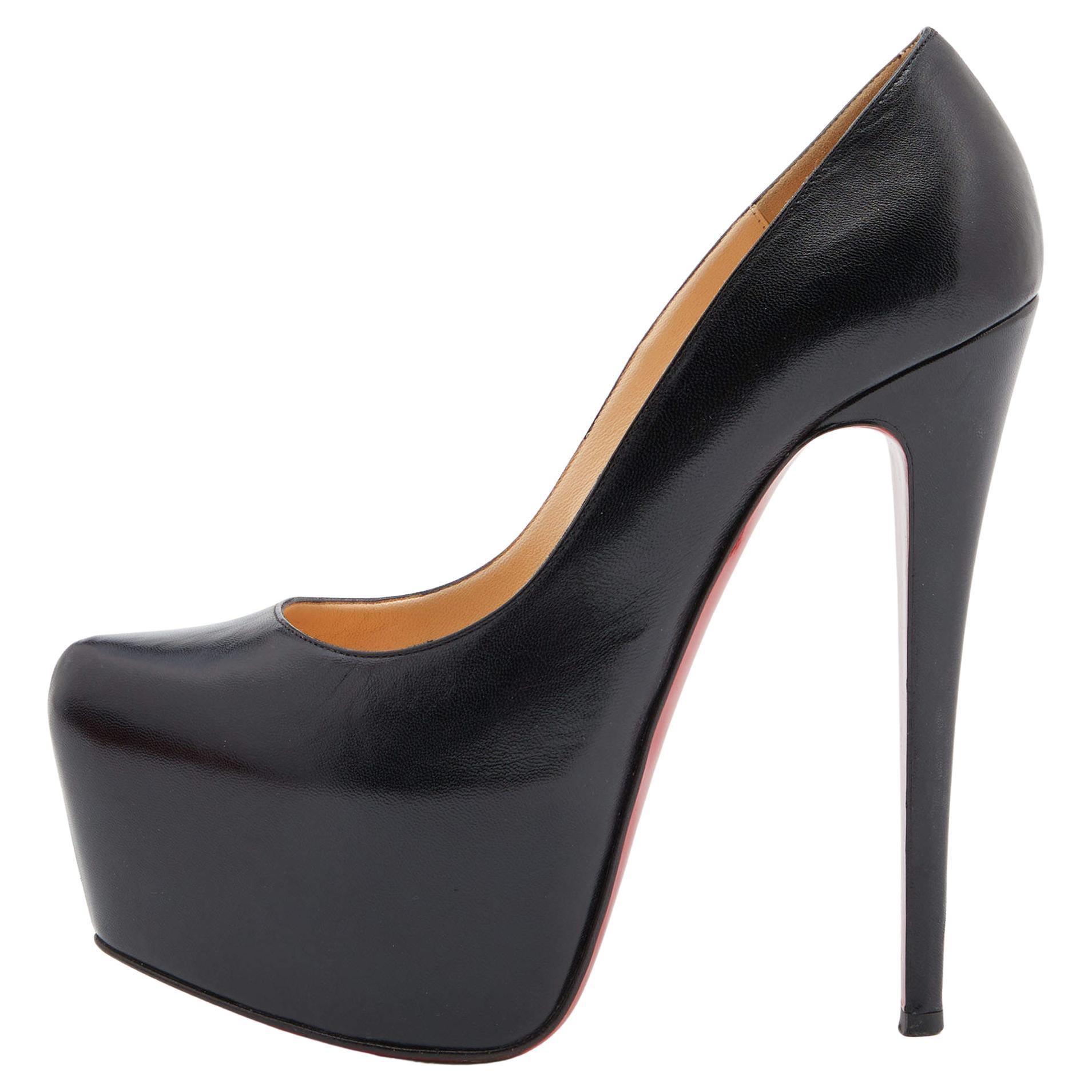 Christian Louboutin Black Leather Daffodile Pumps Size 38.5 For Sale