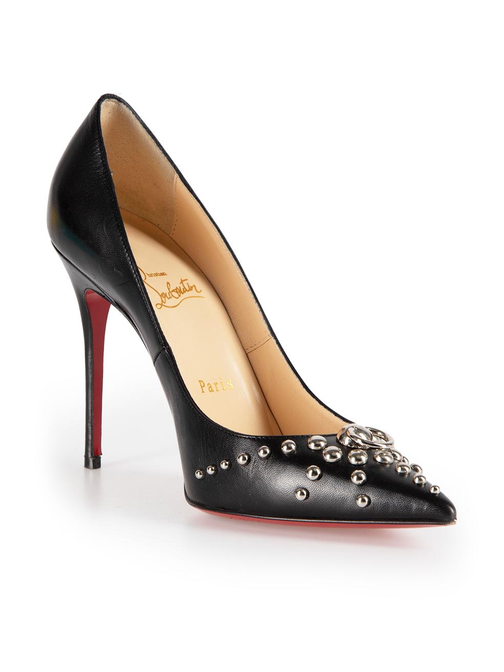 CONDITION is Very good. Minimal wear to heels is evident. Minimal abrasions to the tip of the left shoe and the heels of both shoes. Small indents on the sides and a scratch on the left shoe on this used Christian Louboutin designer resale item.
 
