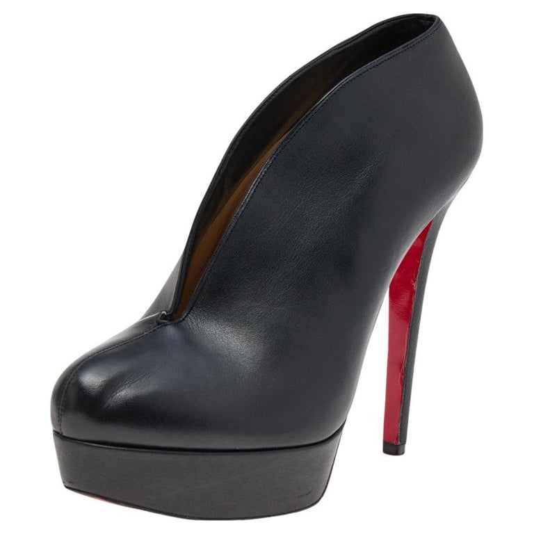 Christian Louboutin Black Lace And Satin Hot Jeanbi 100 Pointed Pumps Size  37.5 For Sale at 1stDibs | christian louboutin black lace heels, louboutin  lace pumps