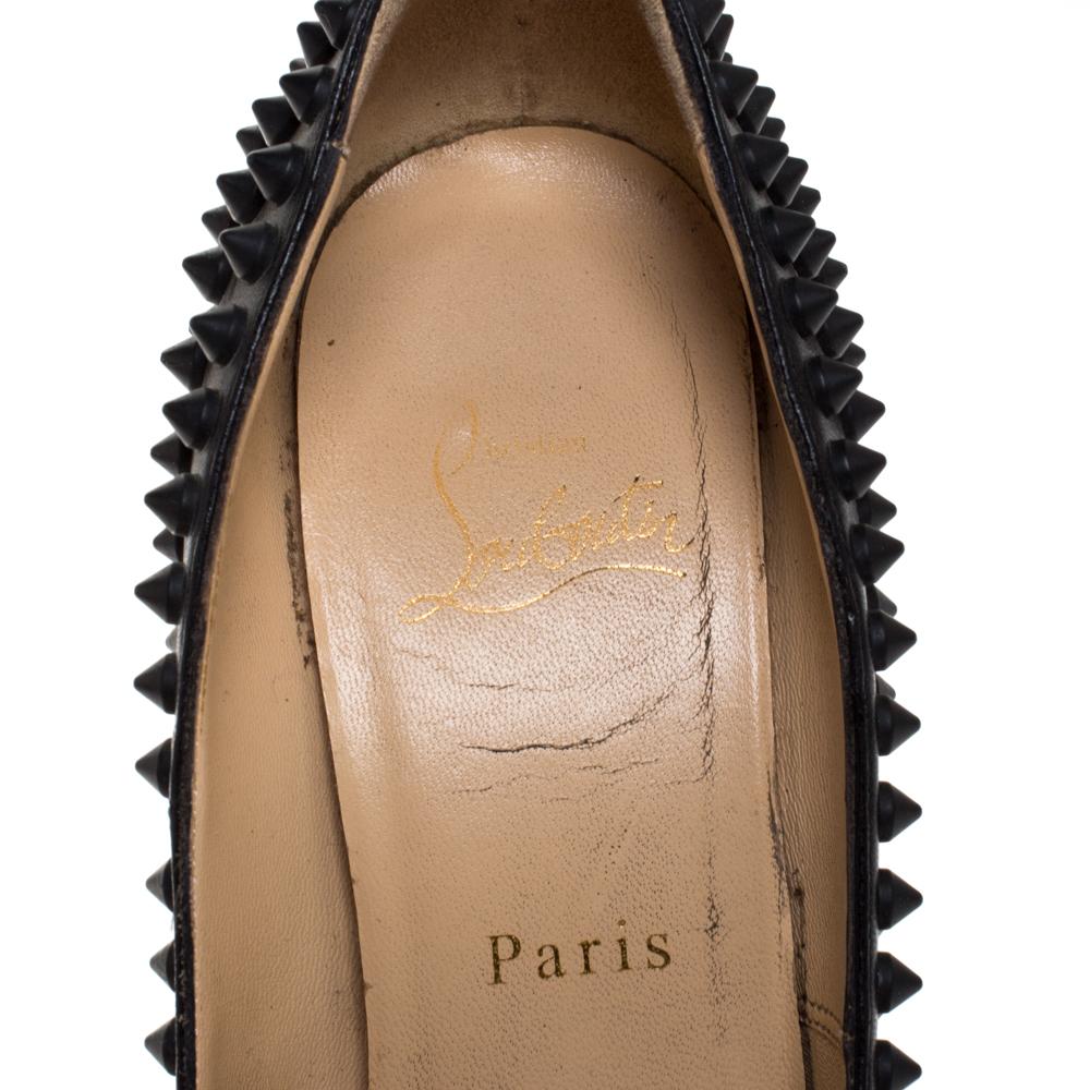 Christian Louboutin Black Leather Fifi Spike Pumps Size 36 In Fair Condition For Sale In Dubai, Al Qouz 2