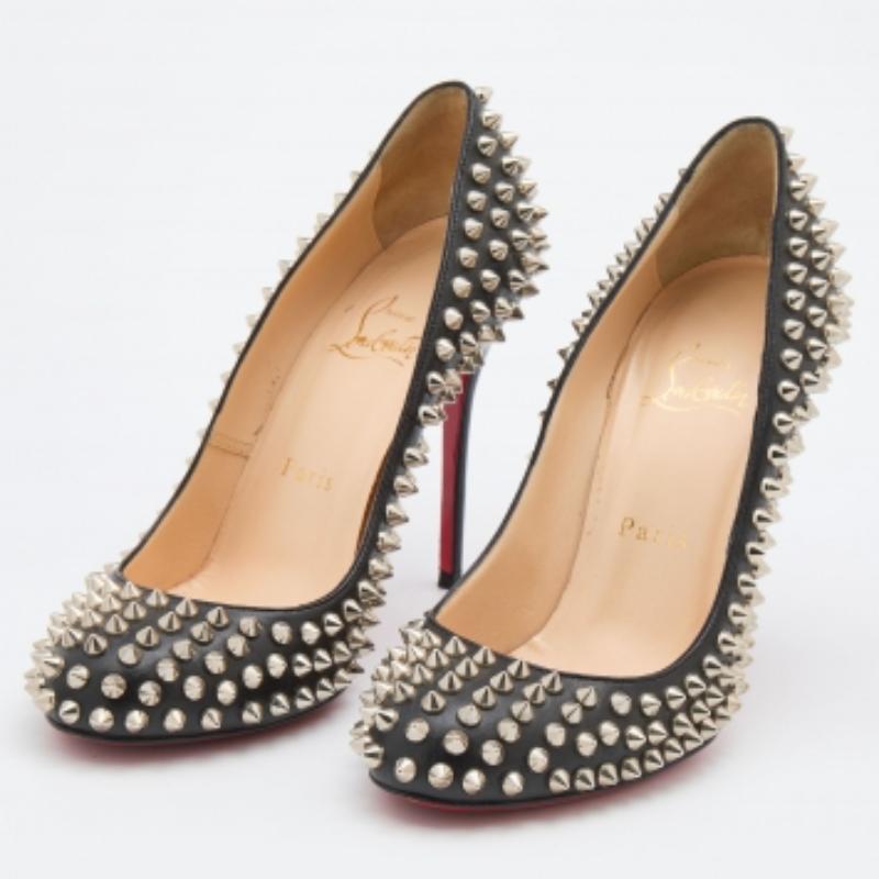 These pumps are a great choice if you’re looking to add a pair that's both classy and versatile. The pair has been made using only the best kind of materials to ensure lasting wear.
